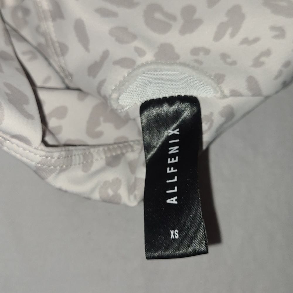 ALLFENIX Bikini Top ♡ - Picture 4 of 4